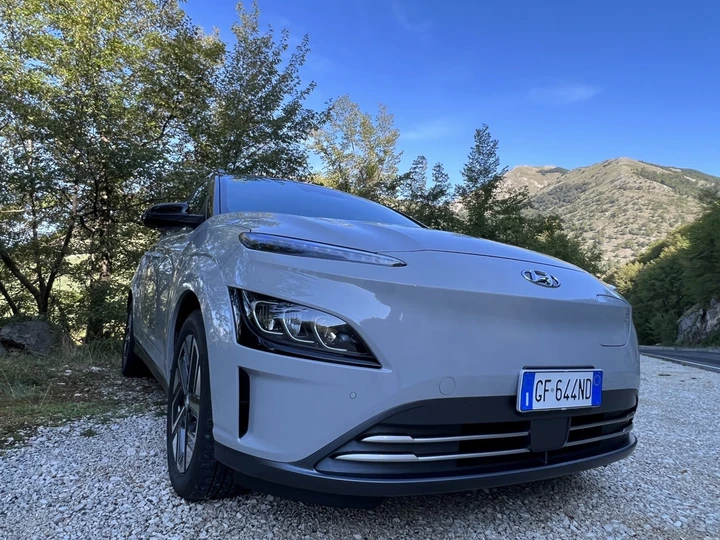 Hyundai Kona EV: le immagini