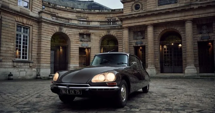 Citroën DS: l'icona automobilistica celebra 70 anni con monete commemorative