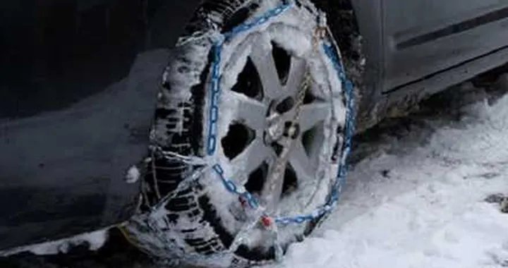 Roma: occhio alle catene da neve abusive