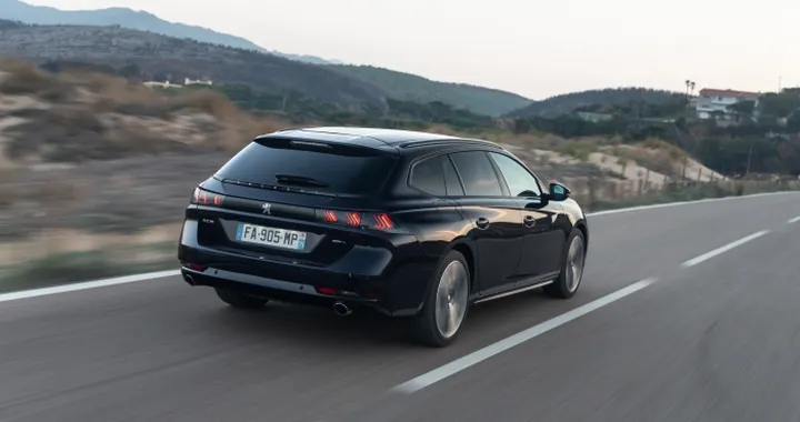 Nuova Peugeot 508 SW, la familiare francese debutta in Italia
