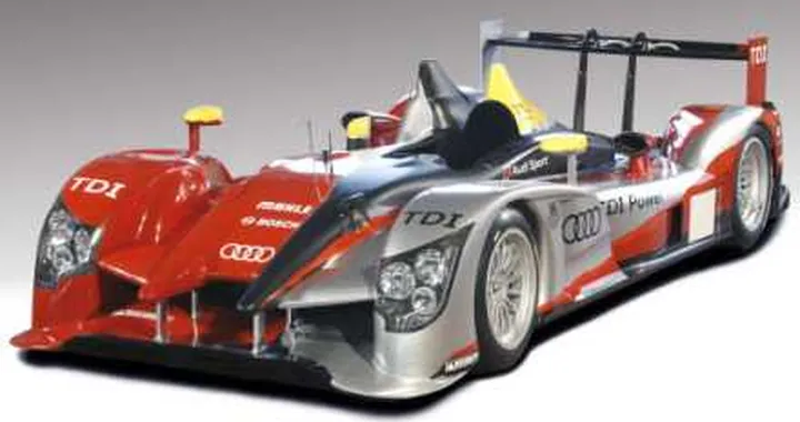 24 Ore di Le Mans: nuova livrea per la Audi R15+ TDI