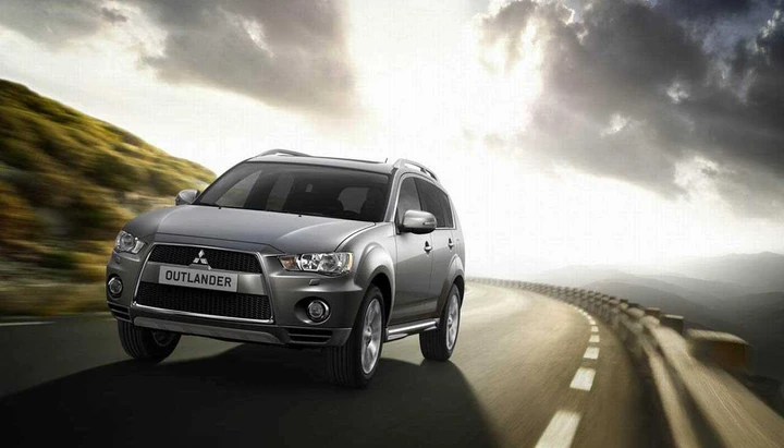 Mitsubishi Outlander, a Bologna con un motore nuovo