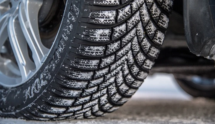 Pneumatici invernali: Bridgestone presenta il nuovo Blizzak LM005