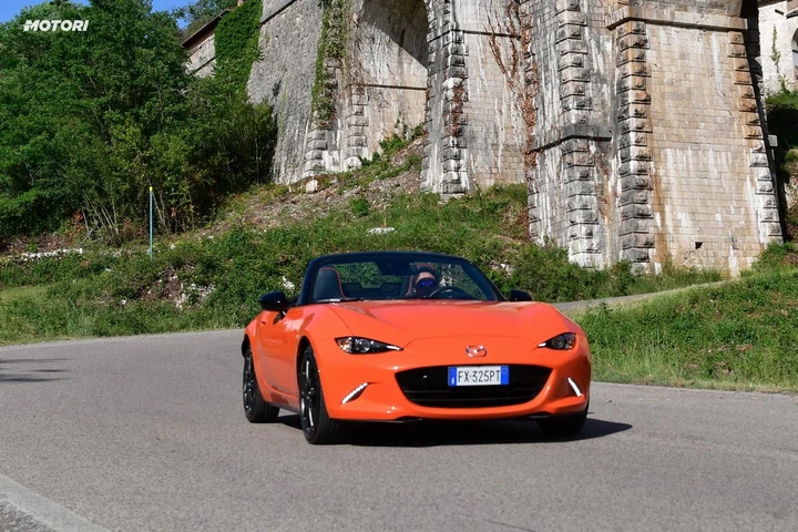 Mazda MX-5 30th: la prova su strada e in pista