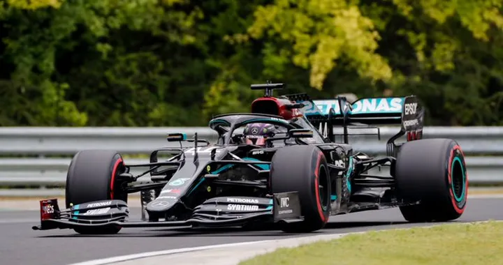 Formula 1: in Ungheria Hamilton domina le qualifiche e fa il record