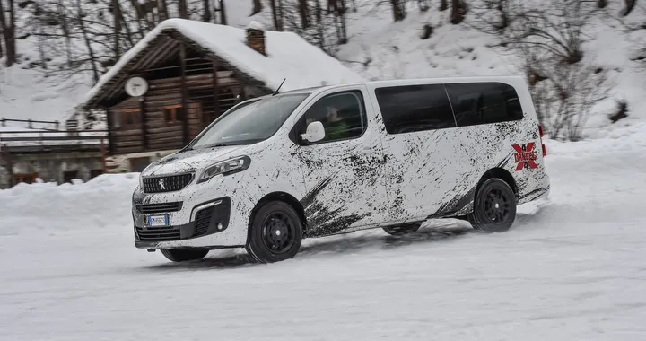 Peugeot Traveller 4x4 by Dangel: prezzi da 40.450 euro