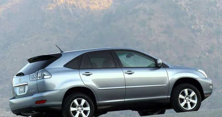 Nuovo richiamo per Toyota, ora tocca a Lexus