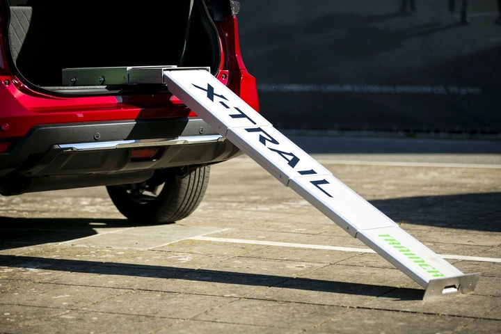 Nissan X-Trail e Trainer: debutta il kit dedicato ai cani