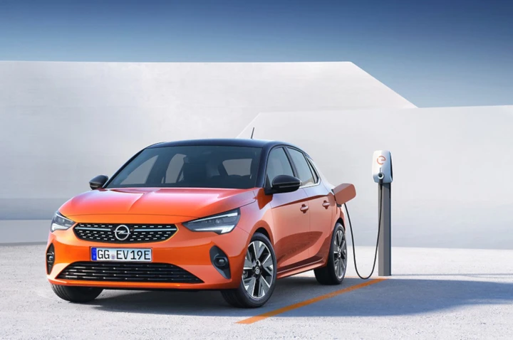 Opel Corsa-e: prime immagini ufficiali