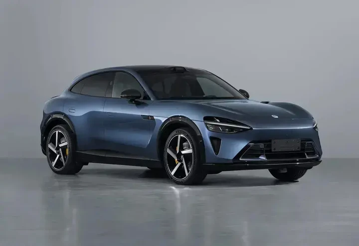 Xiaomi entra a gamba tesa nei motori: il futuristico SUV YU7 è realtà