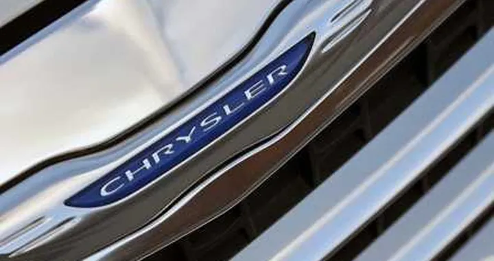 Chrysler 100: sarà la nuova berlina Lancia?