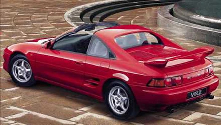 Compie 25 anni la Toyota MR2