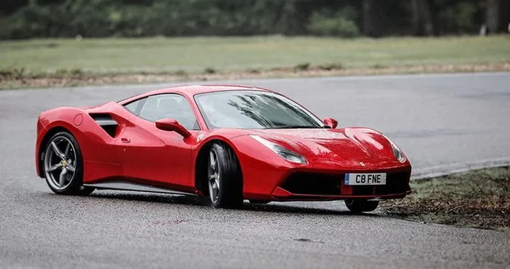 La Ferrari 488 GTB scatenata al Nurburgring