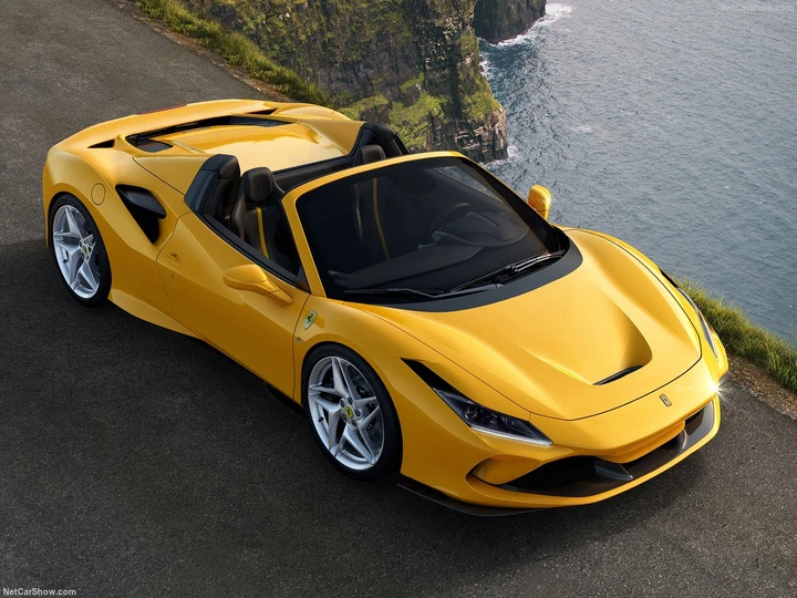 Ferrari F8 Spider, 720 CV a cielo aperto