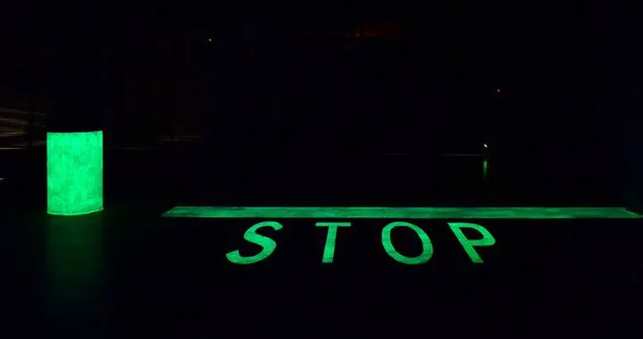 Il cemento fluorescente illuminerà le nostre strade