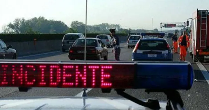 Guida alla gestione di incidenti in autostrada: cosa fare in caso di tamponamento o sinistro grave