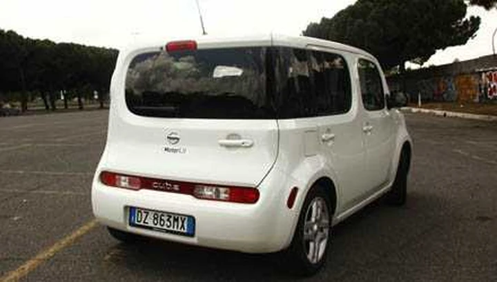 Nissan Cube, a qualcuno piace squadrata