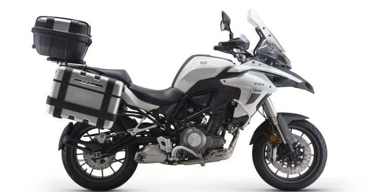 Benelli TRK 502: in arrivo nuovi accessori