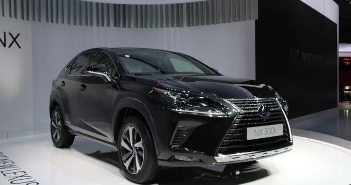 Lexus NX restyling al Salone di Francoforte 2017