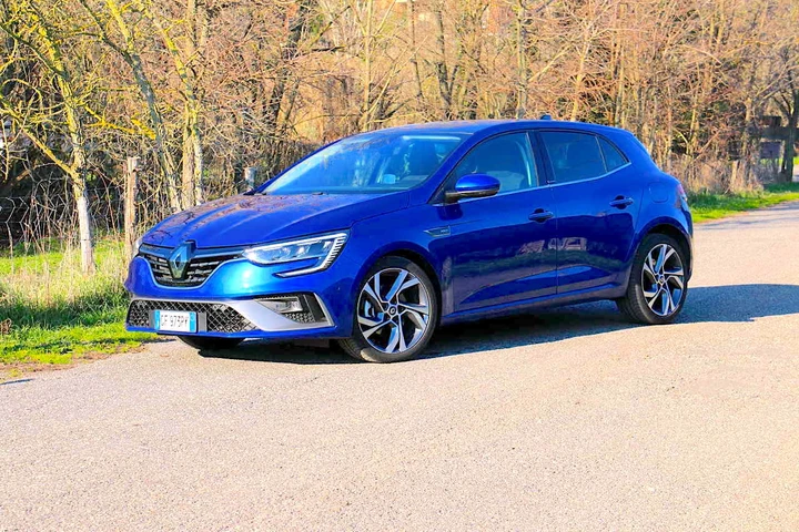 Renault Mégane E-Tech ibrida plug-in: la prova di redazione