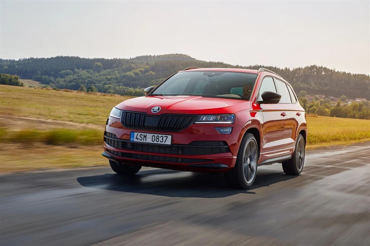Skoda Karoq Scout e Sportline: in Italia da 30.150 euro