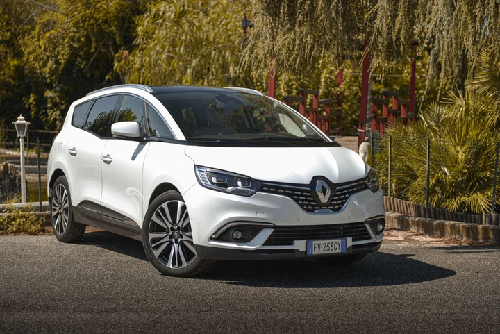 Renault Gran Scenic 1.7 Blue dCi Initiale Paris: la prova su strada