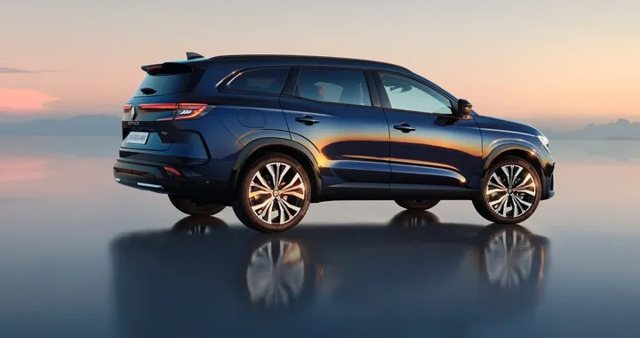 Renault Espace 2023: prezzo, novità, dimensioni, 7 posti
