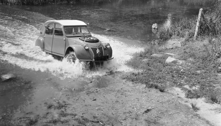Citroen 2CV Sahara: rivoluzione in chiave off-road