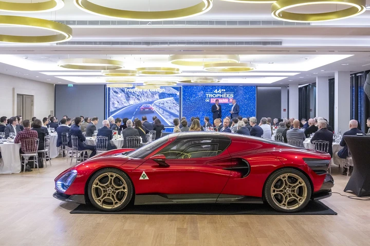Alfa Romeo 33 Stradale premiata in Francia