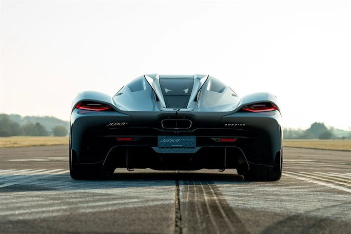 Koenigsegg Jesko Absolut: immagini ufficiali in pista