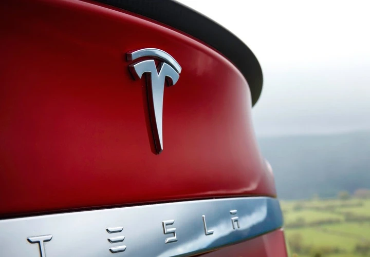 Tesla raggiunge il traguardo di 1 milione di auto prodotte
