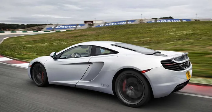 McLaren MP4-12C: rallenta la produzione