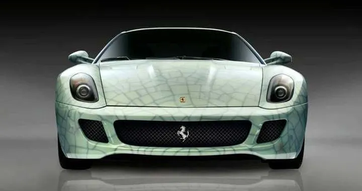 Una Ferrari di porcellana all’asta per beneficenza