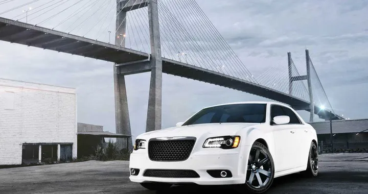 Chrysler 300C SRT8 da 465 CV: in futuro anche Lancia?