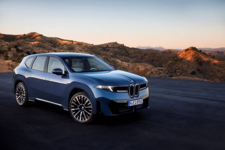Pirelli sviluppa i nuovi P Zero Elect per BMW iX3 Neue Klasse