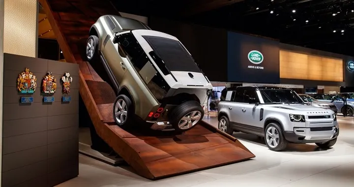 Land Rover Defender 2020: il debutto a Francoforte