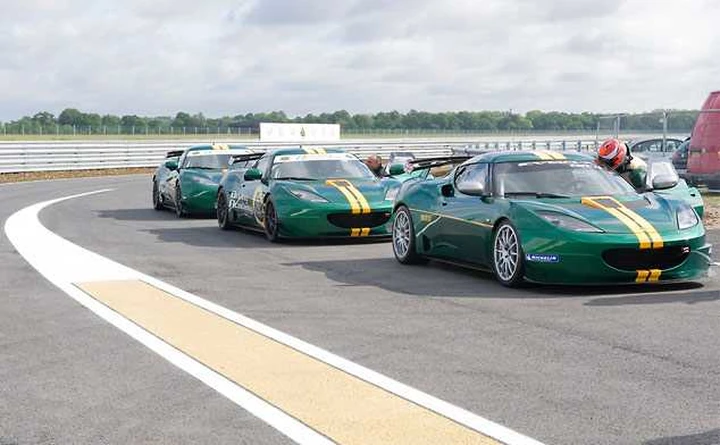 Nigel Mansell inaugura il nuovo circuito Lotus