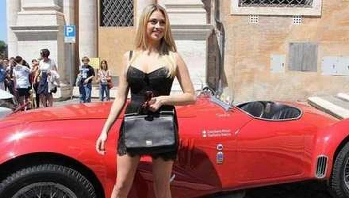 Martina Stella madrina Mille Miglia 2012