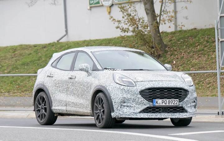 Ford Puma ST, foto spia del SUV sportivo