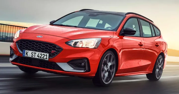Ford Focus ST Wagon: spazio alla potenza