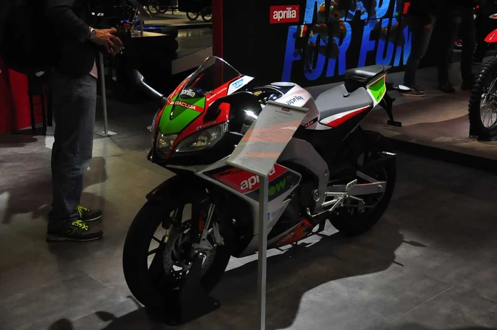 Aprilia Racing Factory Works, kit pronto per la RSV4