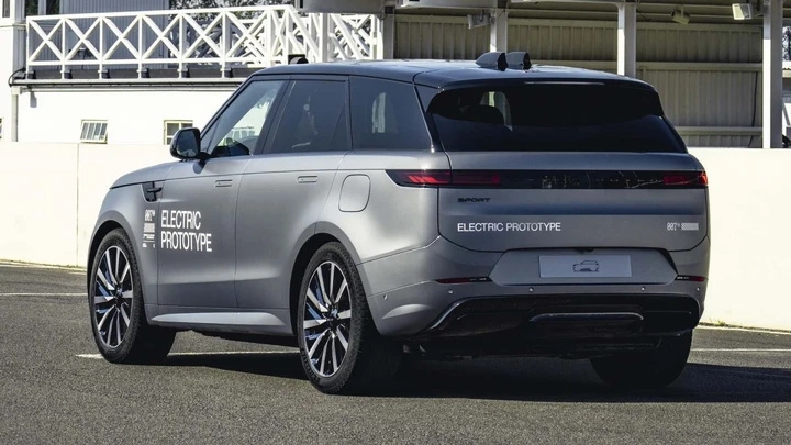 Range Rover Sport Electric: prime immagini e autonomia fino a 530 km