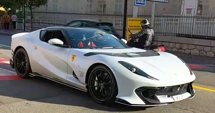 Charles Leclerc si regala una nuova e rarissima Ferrari