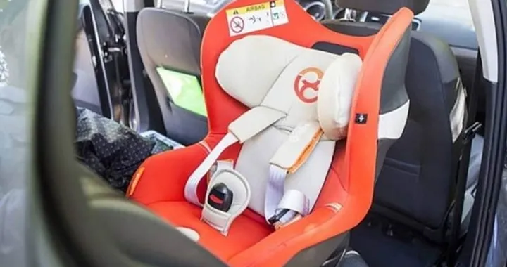 Seggiolini auto bambini: normativa, tipologie e regole