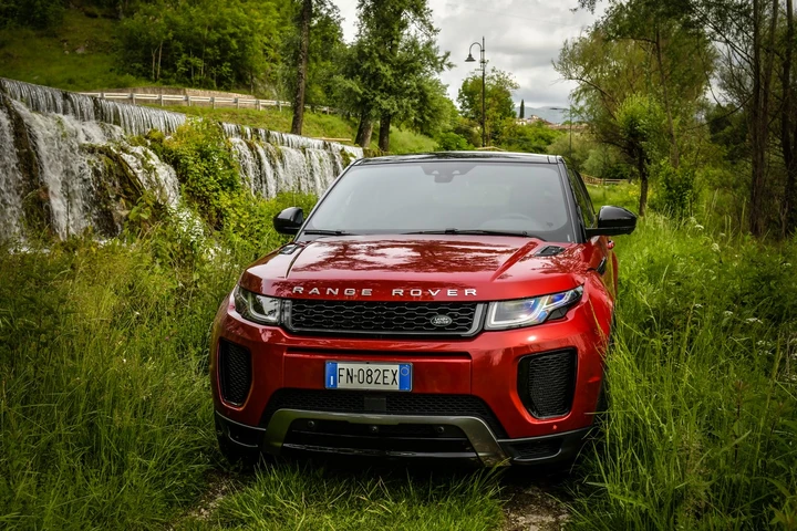 Range Rover Evoque Si4 HSE Dynamic automatica: la prova su strada