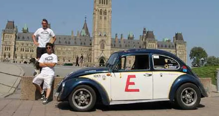 Coast to coast con un Maggiolino elettrico