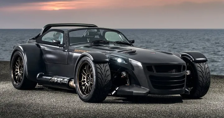 Donkervoort D8 GTO Bare Naked Carbon Edition