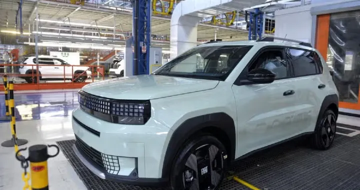 Fiat Grande Panda arrivano gli operai dall'Italia per combattere il ritardo nelle consegne