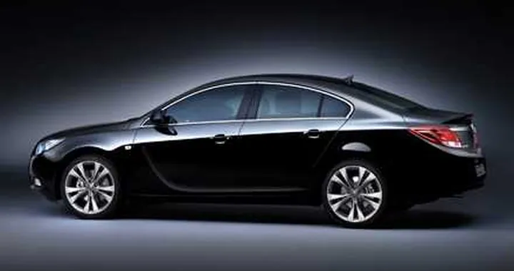 Opel Insignia raggiunge i 100mila ordini