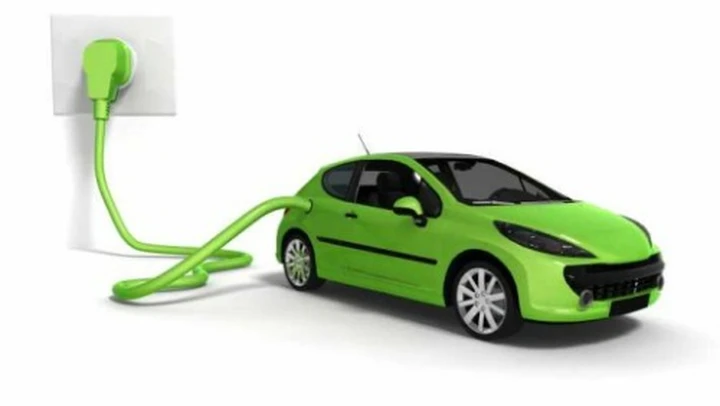 Trasformare auto a benzina in elettrica: arriva il decreto